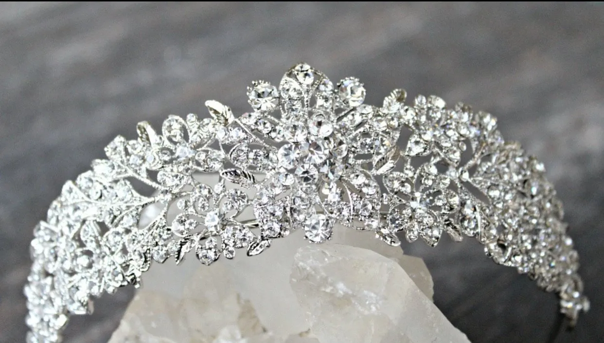 EVELYN Tiara